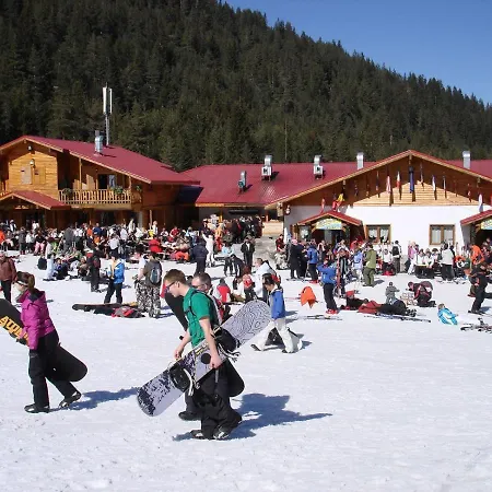 Skiing, Walking, Enjoying In Mountains Апартаменты